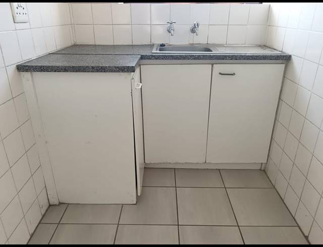 1 BEDROOM PROPERTY TO RENT IN WINDSOR PARK